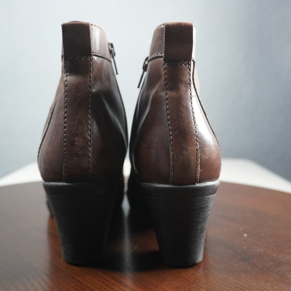 Clarks Bendables Womens 9M Brown Leather Ankle Boots Side Zip Lined Comfort Heel - Picture 9 of 15